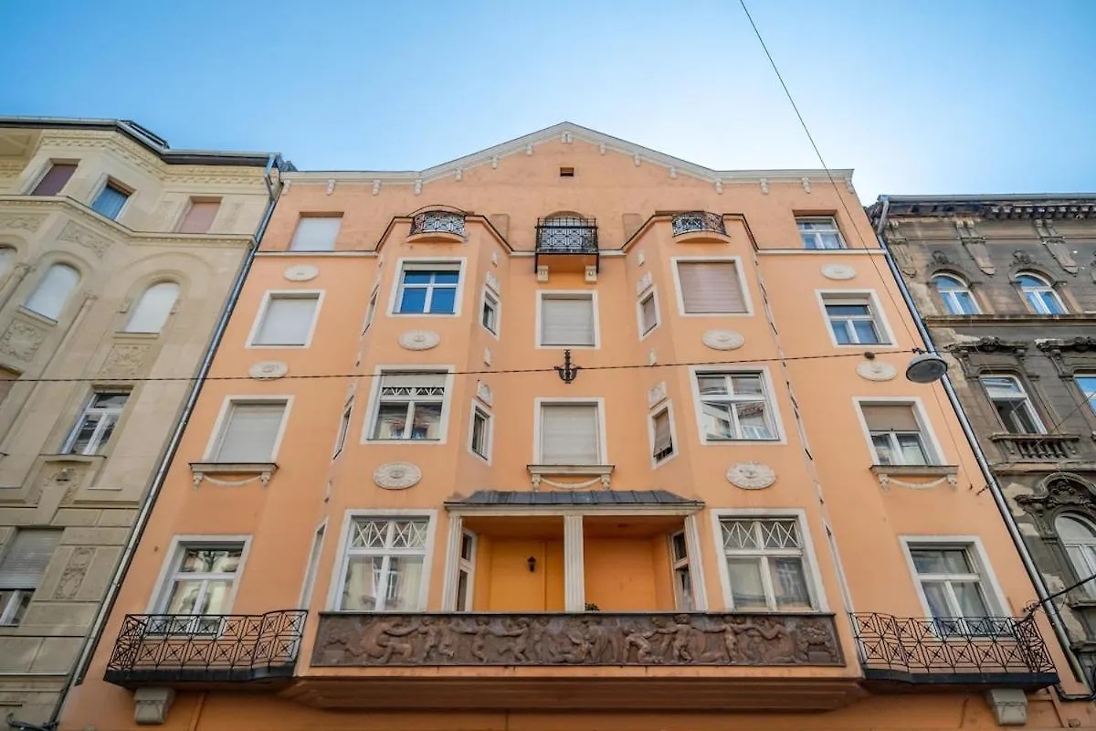 Central Nightlife Nest Budapest Apartment
