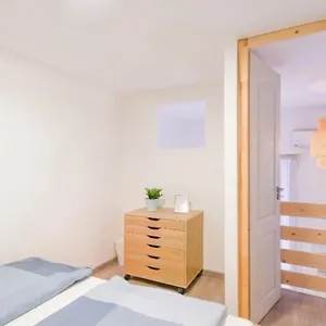 Appartamento 2 Bedroom Flat In Nyar Str., Boutique, Budapest