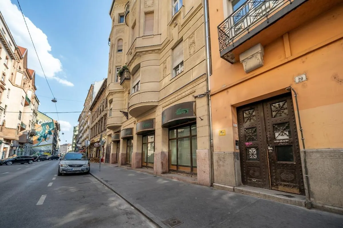 Central Nightlife Nest Budapest Appartamento