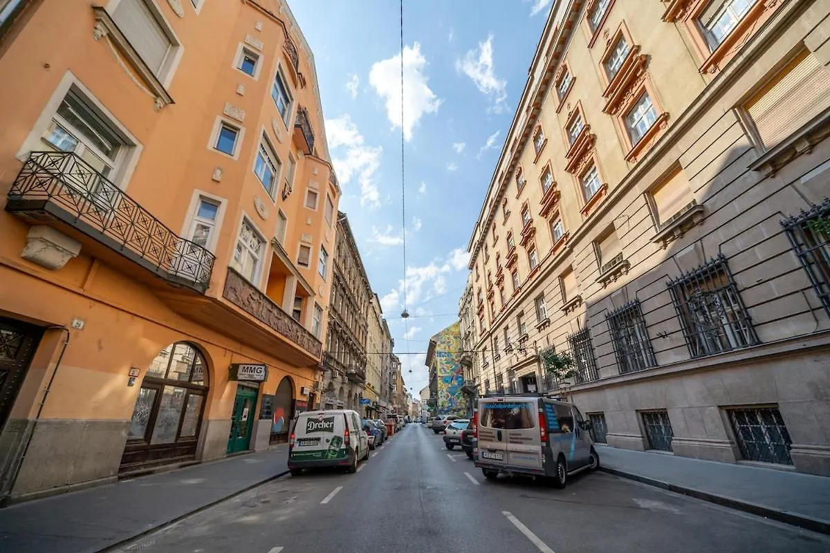 Central Nightlife Nest Budapest Appartamento